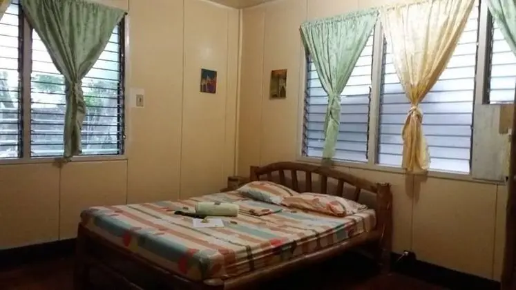 BugoyBikers Hostel - Oda