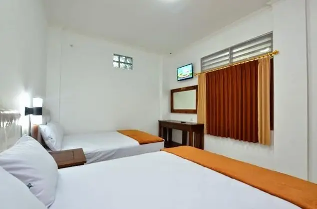 Hotel Bukit Uhud Yogyakarta - Oda
