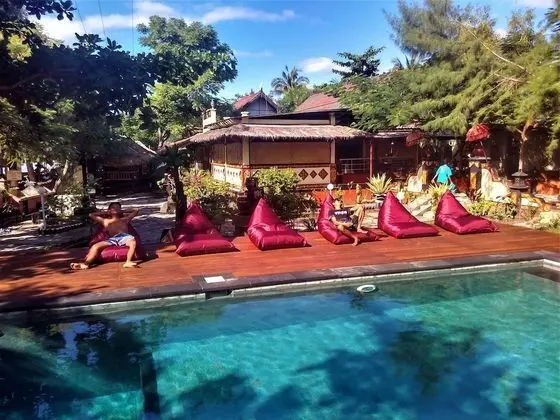 Villa Bulan Madu Gili Air - Havuz