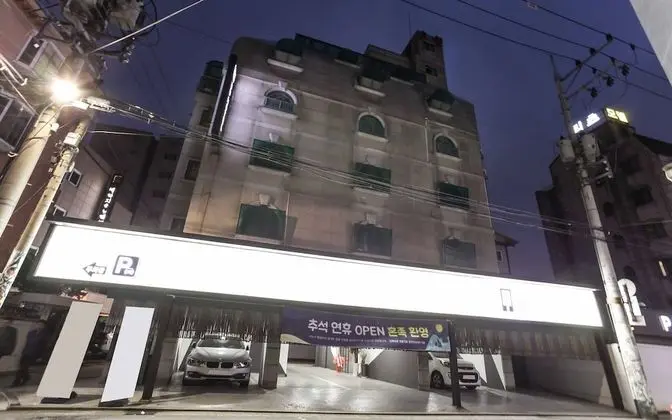 Bulgwang DU Hotel