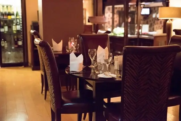 The Bull Hotel and Conference Centre - Yerinde Yemek