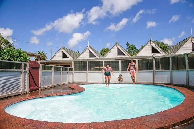Bulls Motel & Holiday Park - Havuz