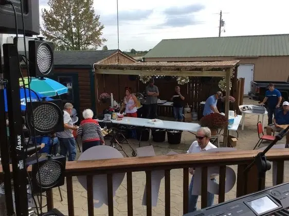 Bullwinkles Rustic Lodge - Yerinde Yemek