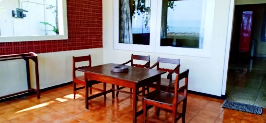 Bunga Ayu Seaside Resort - Yerinde Yemek