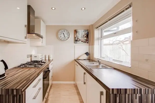 Bungalow 2 min Walk to Beach and sea Sleeps 6