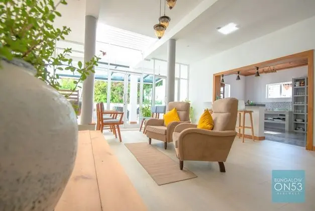 Bungalow On 53 - Lobi