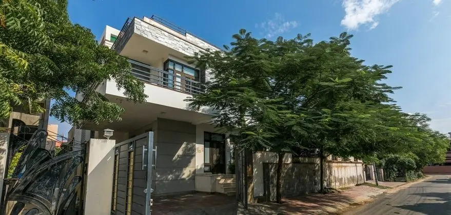 Bungalow by the station by Vista Rooms - Dış Mekan