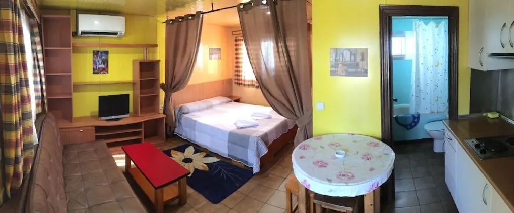 Bungalows Camping Alpha Madrid