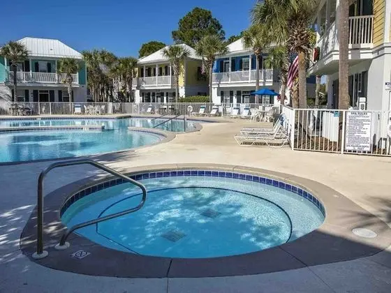 Bungalows at Seagrove #138 - Havuz