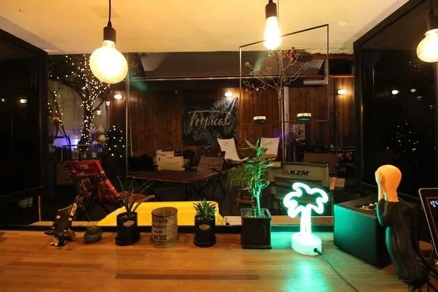 Bunk Guest House - Hostel - Yerinde Yemek
