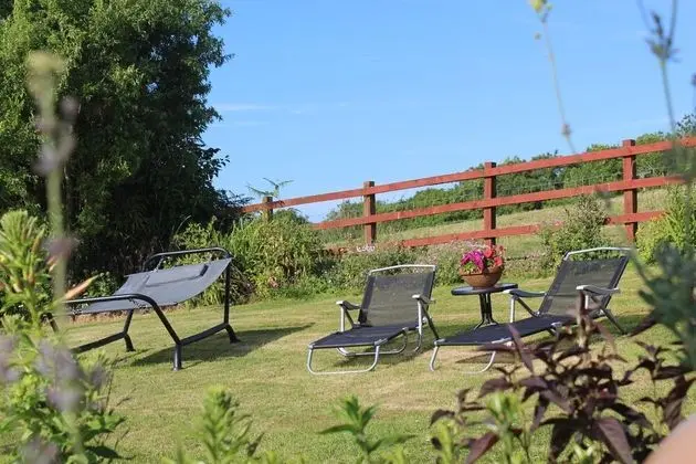Bunny Meadows Farmhouse - Dış Mekan