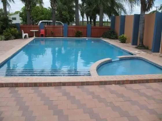 Burdekin Motor Inn - 1