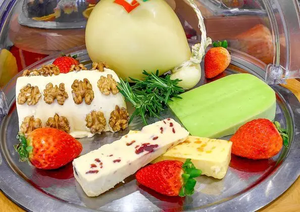 Hotel Burgschmiet - Yeme / İçme
