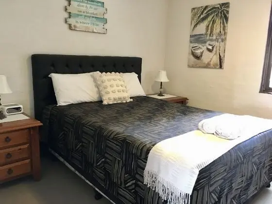 Burleigh Palms Holiday Apartments - Oda