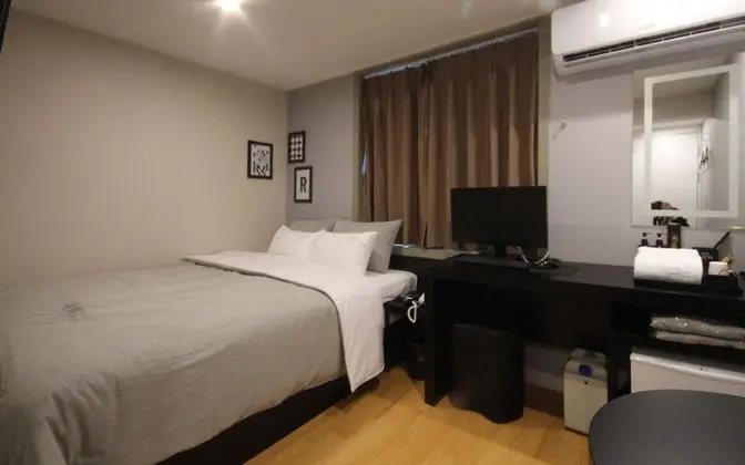 Busan Beomildong Laon Hotel - Oda