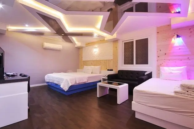 Busan Daeyeon-dong V