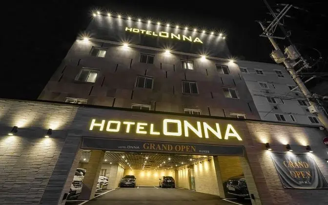 Busan Daeyeondong Hotel Onna - Dış Mekan