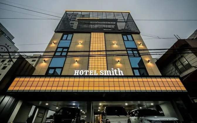 Busan Daeyeondong Hotel Smith - Dış Mekan