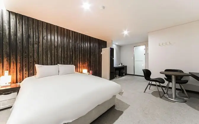 Busan Janglim Blue Moon Hotel