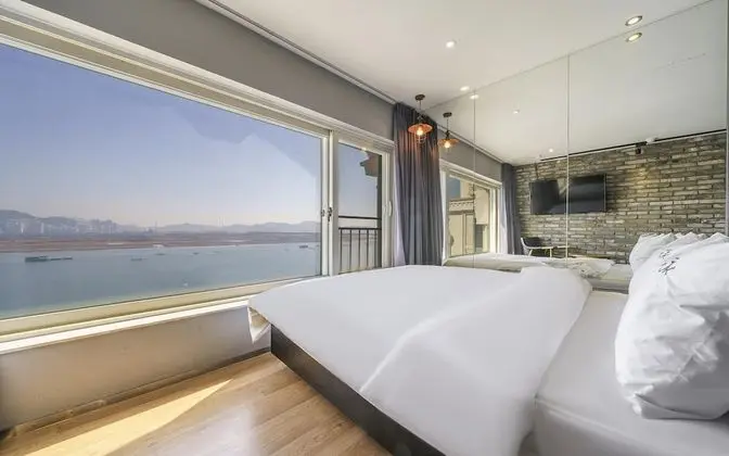 Busan Myeongji Oceanview JK Hotel