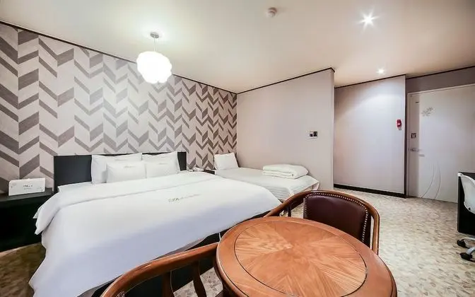 Busan Nampodong The Sharp