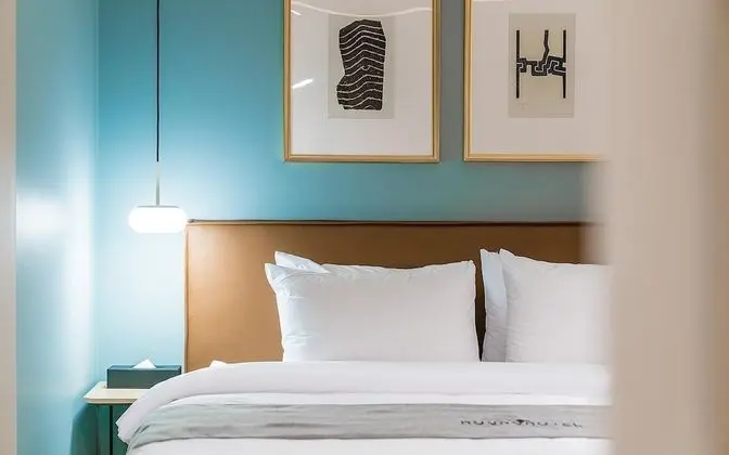 Busan Sajik Hound Minam Station