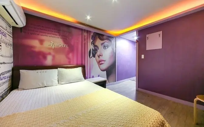 Busan Seomyeon Hotel Artwork - Oda