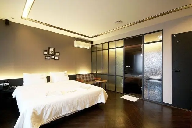 Busan Yeonsan Togok 2 Heaven