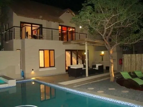 BushGlam Luxury Holiday Home - Dış Mekan