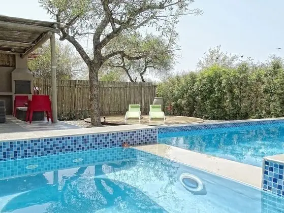BushGlam Luxury Holiday Home - Havuz
