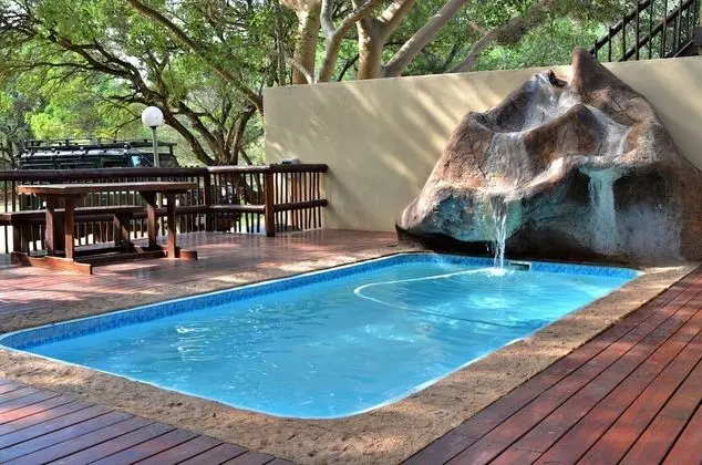 Bushriver Lodge - Havuz