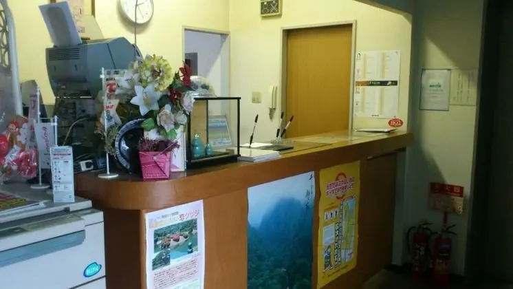 Business Hotel Chateau Est Takamatsu - Lobi