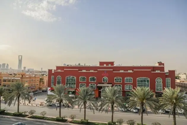 Business Inn Tahlia Hotel