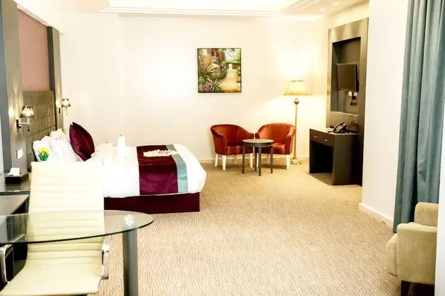 Business Inn Tahlia Hotel - Oda