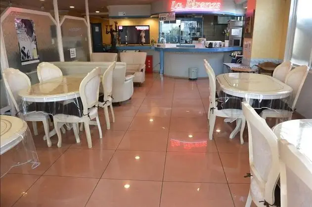 BUSINESS HOTEL La Firenze - Yerinde Yemek