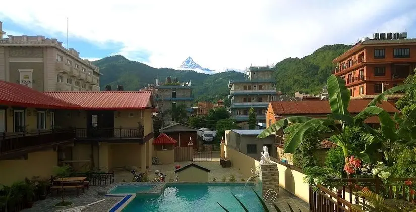 Busy Bee Resort Pokhara - Dış Mekan