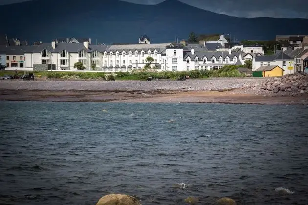Butler Arms Hotel - Plaj