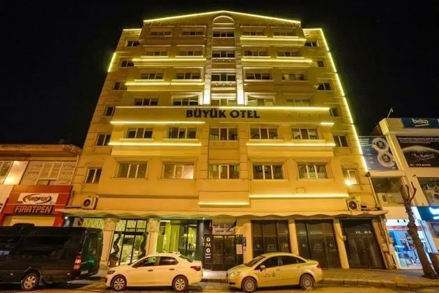 Büyük İnci Otel - Gece Görünümü