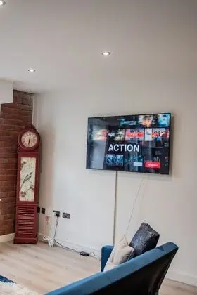 BV Conditioning House Royal Comfy Suite Bradford - Bar