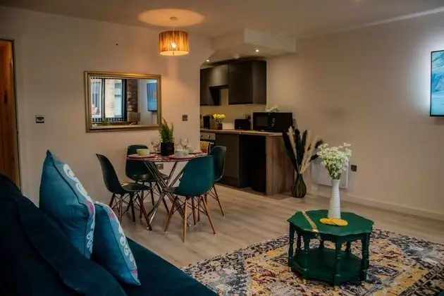 BV Lush Apartment At Conditioning House Bradford - Yerinde Yemek
