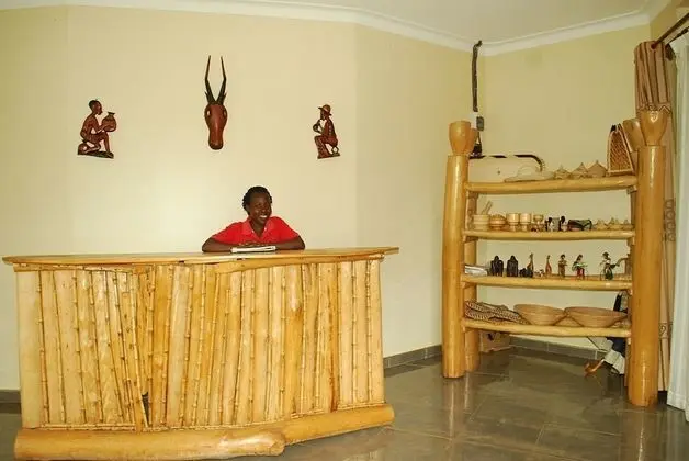 Bwindi Cultural Centre - Lobi