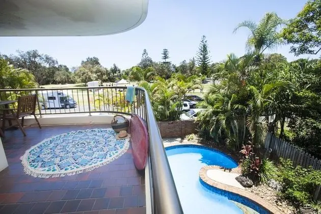 Byron Pacific Apartments - Havuz