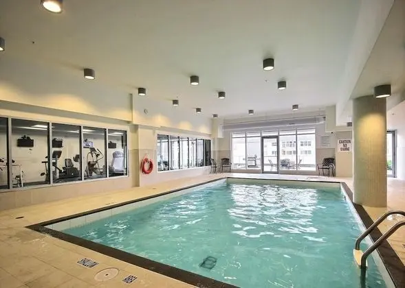 ByWard Luxury Suites - Havuz