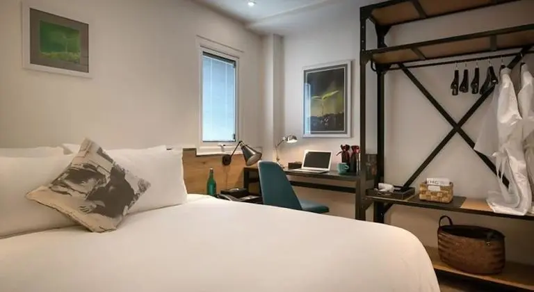 C Central Hotel - Oda