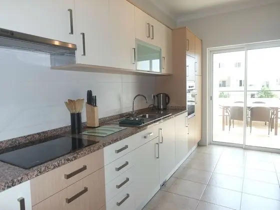 C04 - Pool View 3 Bedroom by DreamAlgarve - Mutfak