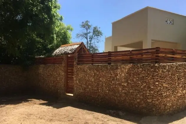 C9 at Diani Beachalets - Dış Mekan