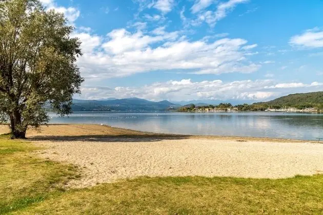 Ca' Bianca By The Lake and Lake Access - Plaj