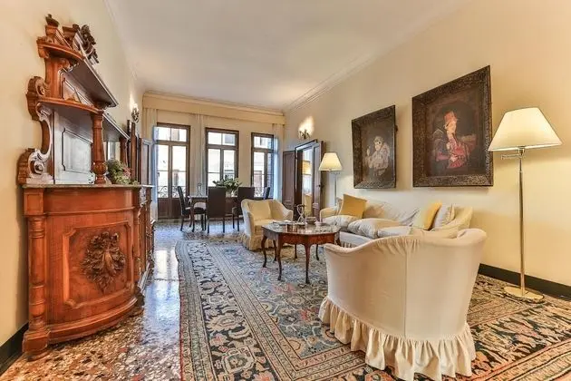 Ca Dei Greci Canal View