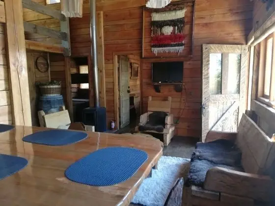 Cabana Rustica 2 Maravillosa,con Troncos Nativos, con Orilla de Rio Trancura - Yerinde Yemek