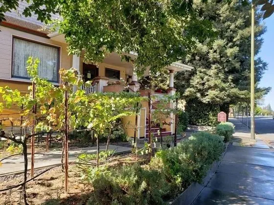 Cabernet House, An Old World Inn